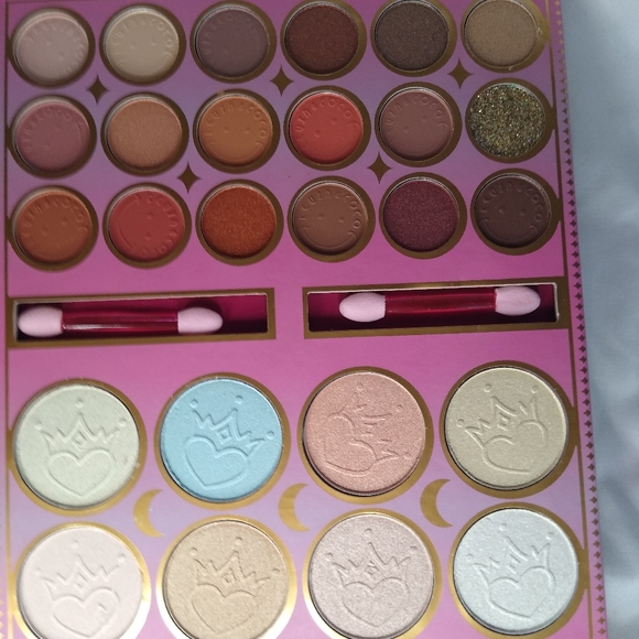 Kevin and Coco Eye and Face Palette* Girls Hello - Picture 4 of 7